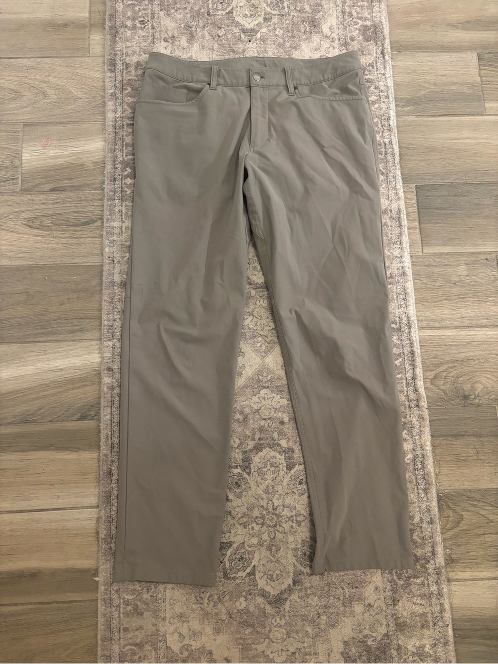 Lululemon Men's ABC Classic-Fit Trouser 33x32
Warpstreme Trouser Pant gray